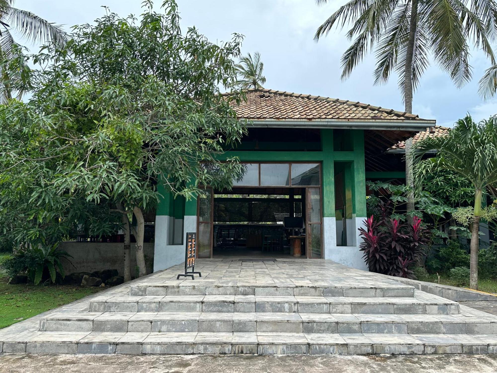 Amaluna Resorts Negombo Exterior photo